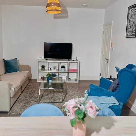 Cosy 1-Bed Flat 30Min To Central London & Parking 外观 照片