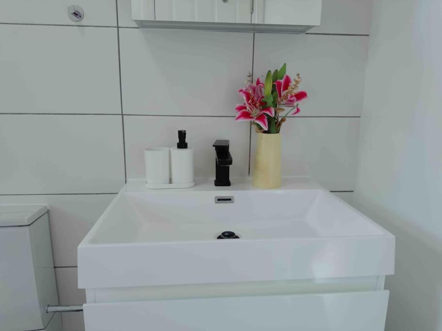 Cosy 1-Bed Flat 30Min To Central London & Parking 外观 照片