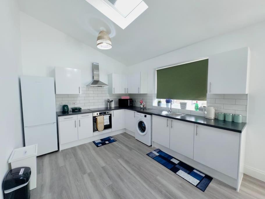 Cosy 1-Bed Flat 30Min To Central London & Parking 外观 照片