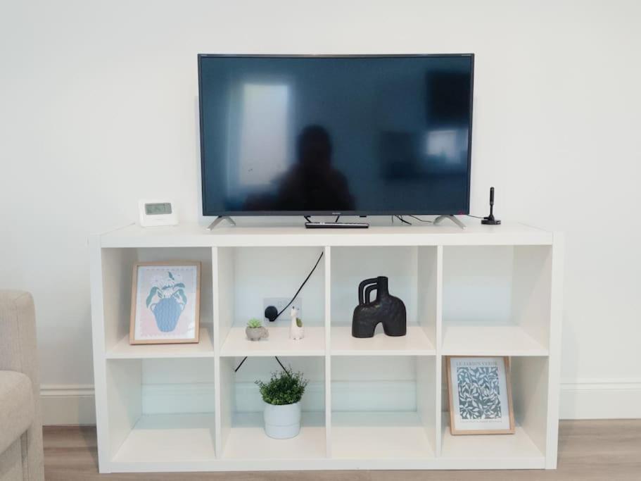 Cosy 1-Bed Flat 30Min To Central London & Parking 外观 照片